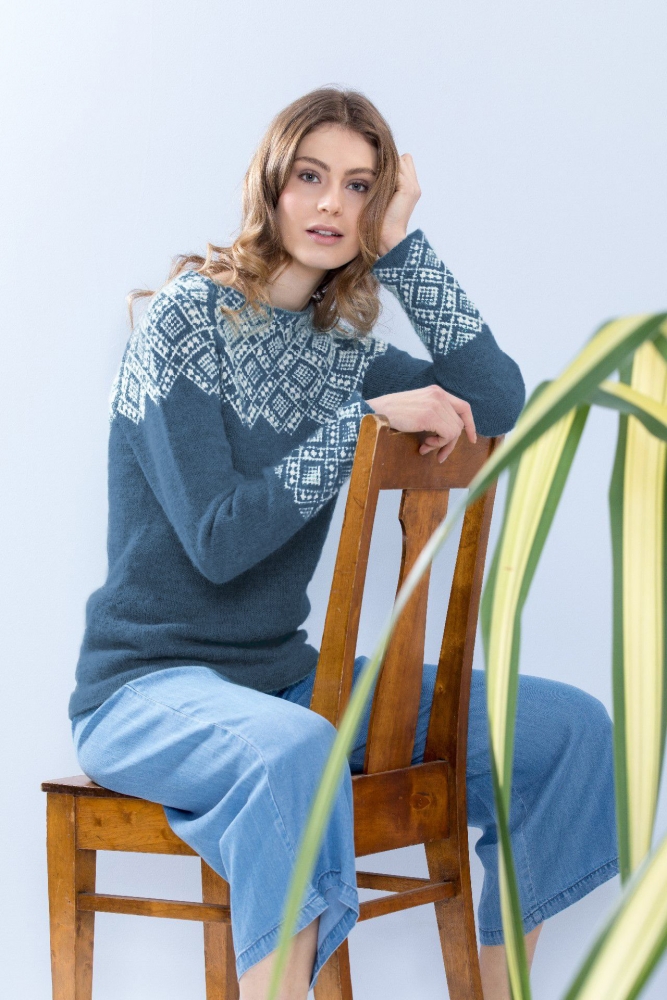 Strikkemekka.no Dale VÅGÅ GENSER DENIM 376 15 376 06 Vågå Genser STRIKKEPAKKER