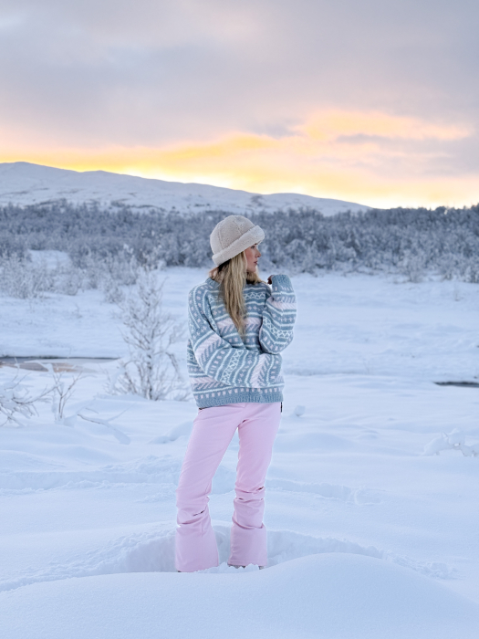 Hanami Genser by Ingrid Raadim x HOY IR 02-28A