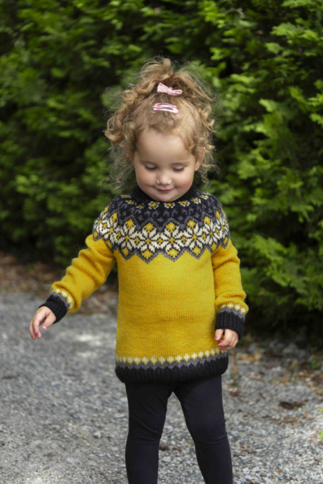 Ferdigstrikk - Sort Rose genser Kids (#1730)