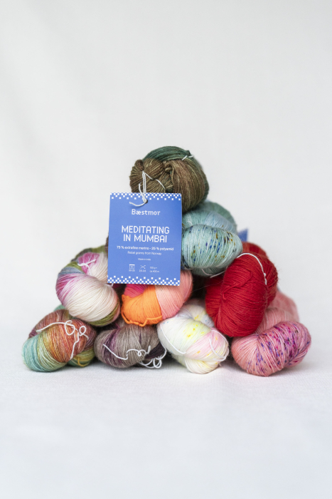 Bæstmor - Meditating in Mumbai