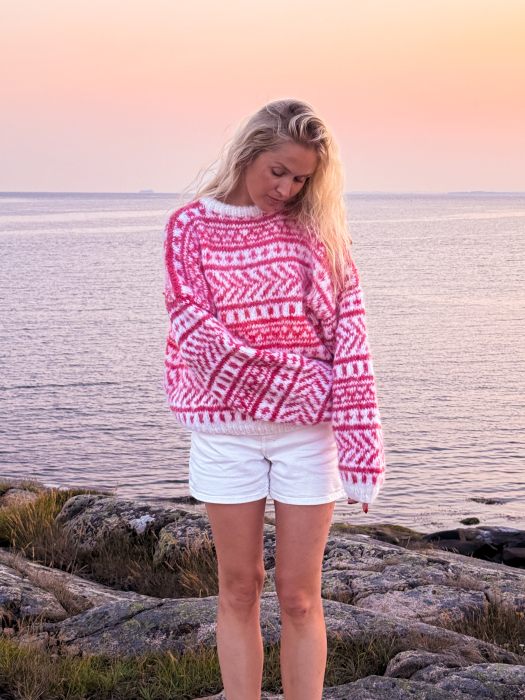 Hanami Genser by Ingrid Raadim X HOY IR 02-57
