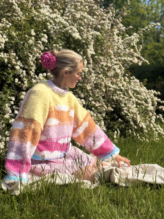 Skyhigh Genser by Ingrid Raadim X HOY IR 01-14