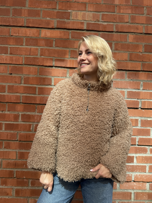 Teddy Zipper by @Knittingbyemilie