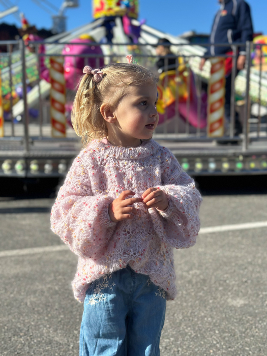 Lille Blonde Genser